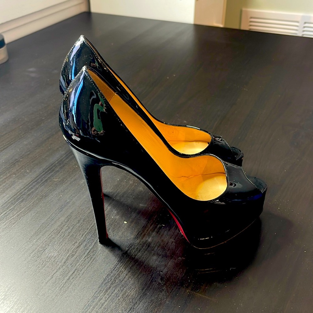 Pee Toe Christian Louboutin